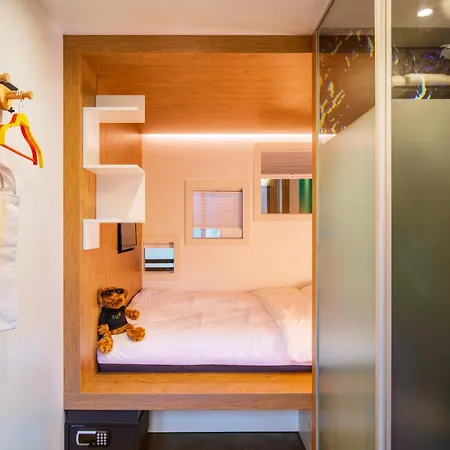 Hostel Bunk